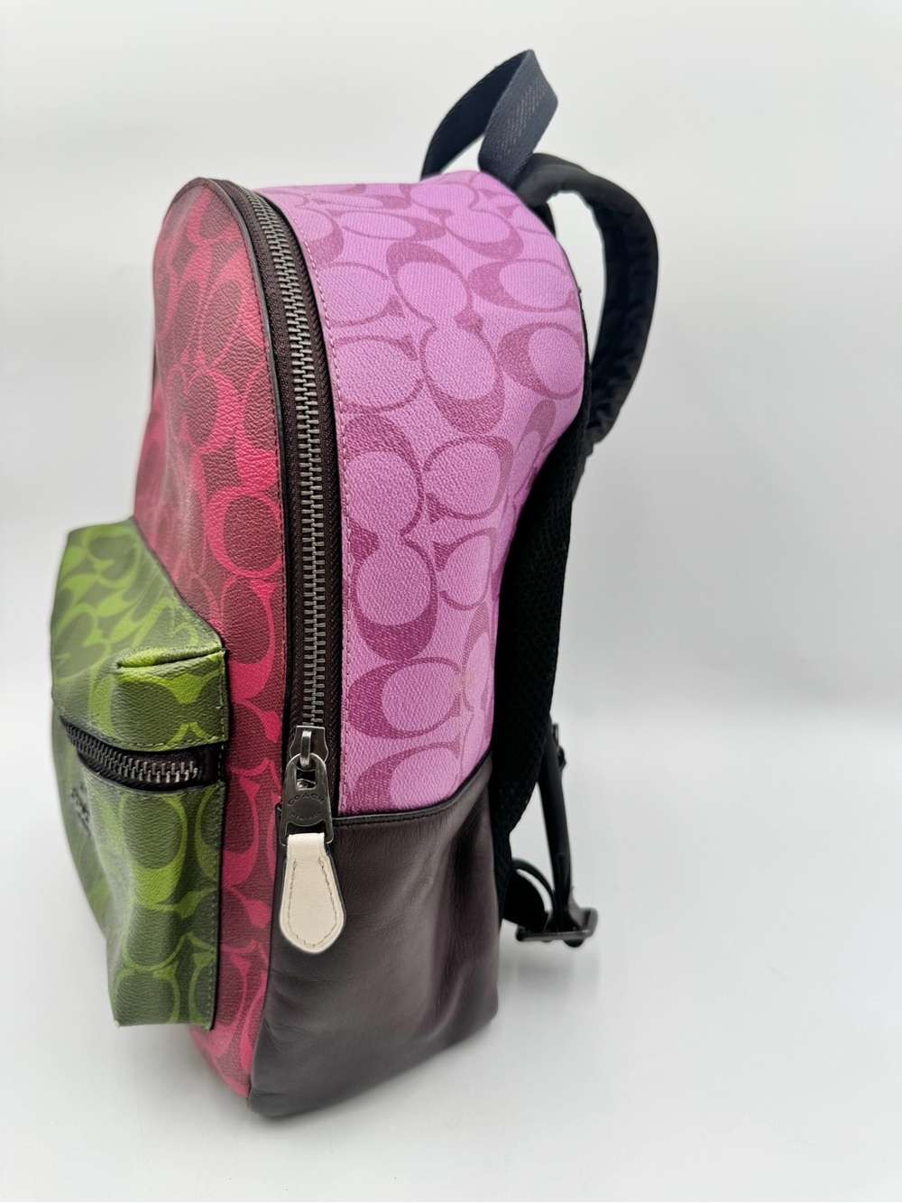 Coach Court Backpack in Blocked Signature Canvas - Picture 2 of 11